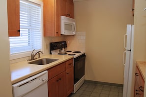 Condo, 1 Bedroom | Private kitchen | Fridge, microwave, stovetop, dishwasher - The Village of Loon Mountain (Lincoln)