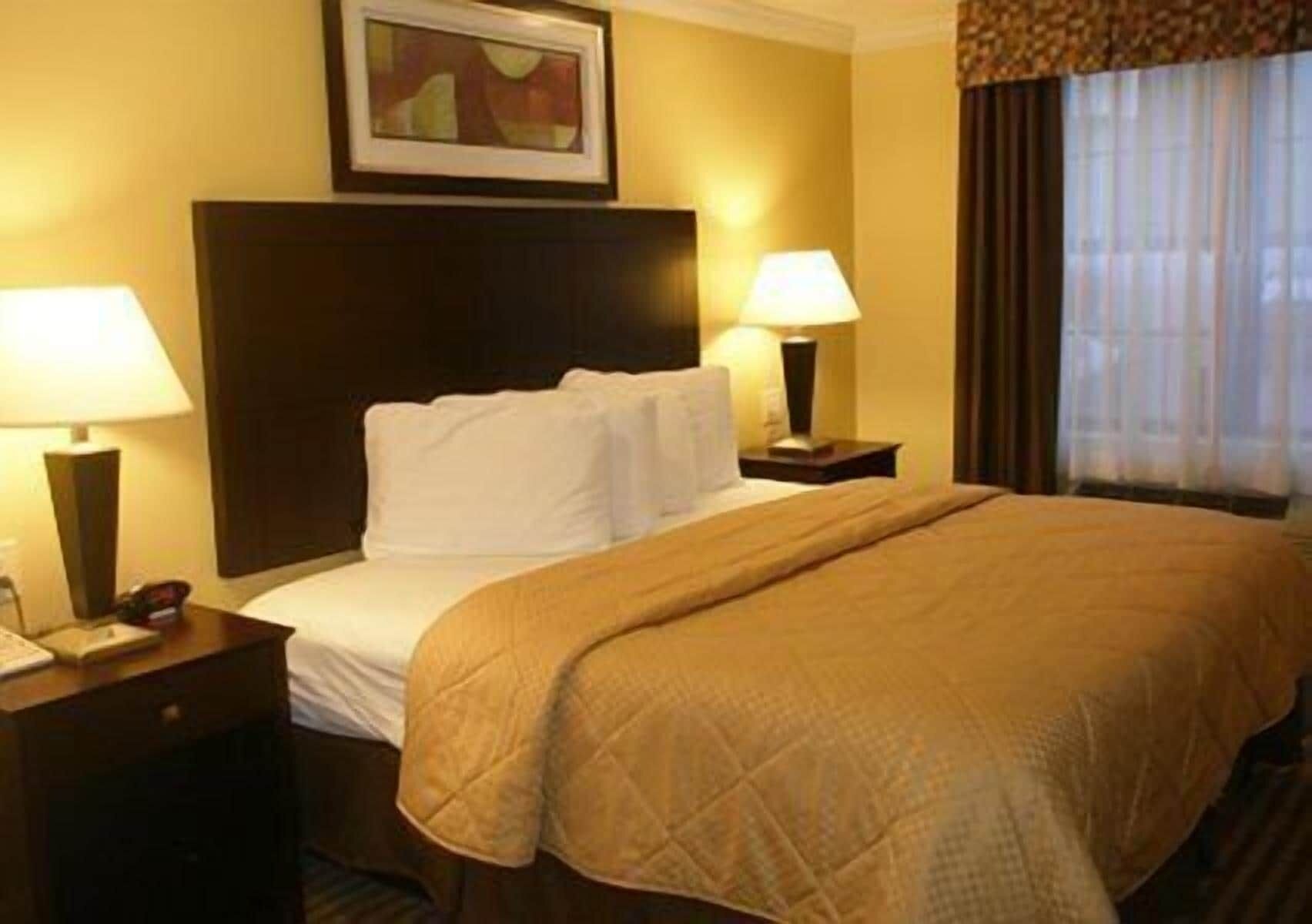 Iron/ironing board, free WiFi, bed sheets, alarm clocks