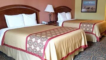 Standaard kamer, 2 queensize bedden | Een bureau, een strijkplank/strijkijzer, extra bedden (toeslag)