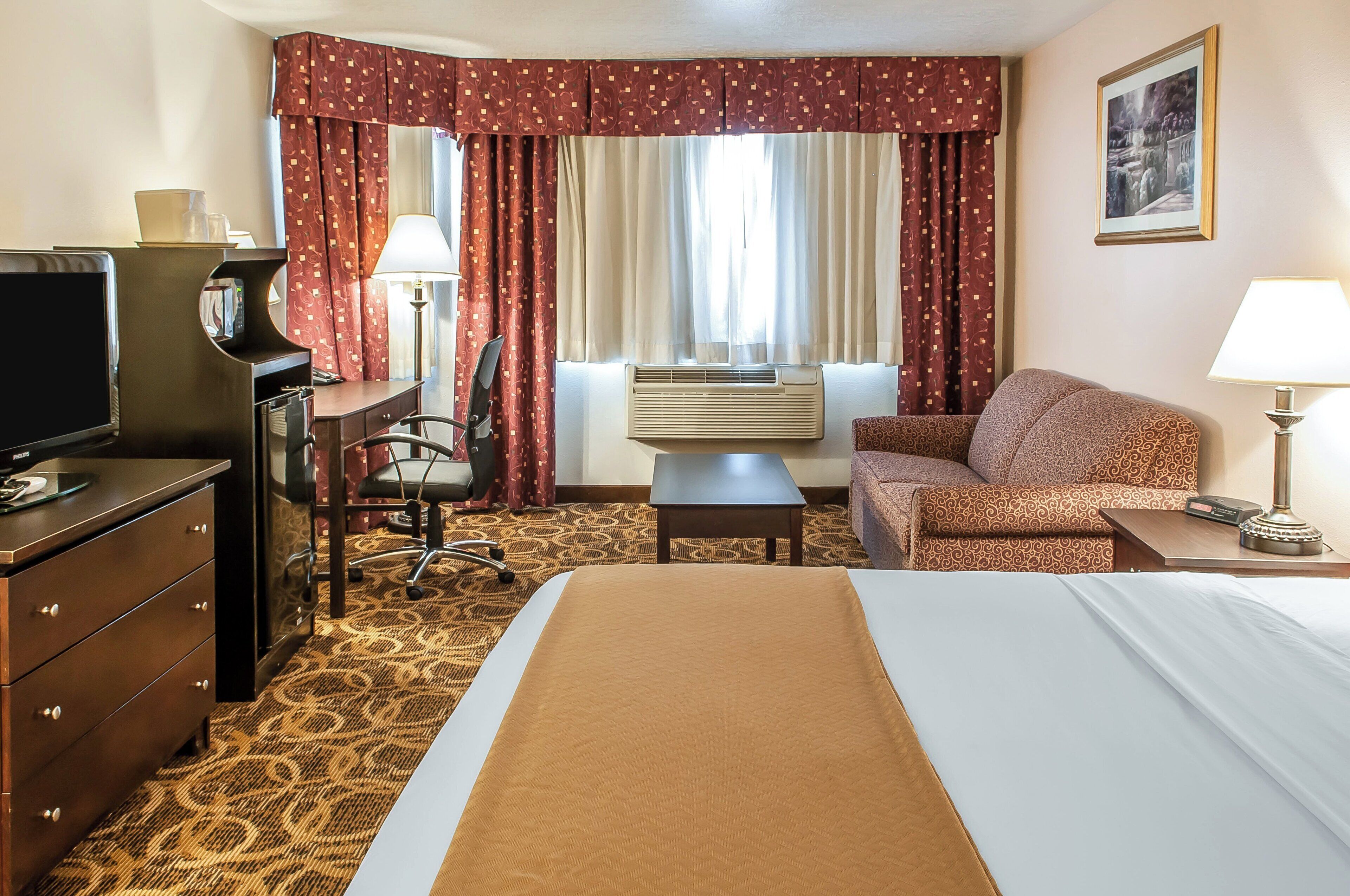 1 bedroom, desk, soundproofing, iron/ironing board