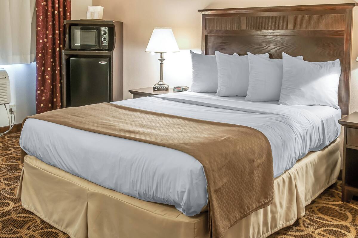 1 bedroom, desk, soundproofing, iron/ironing board