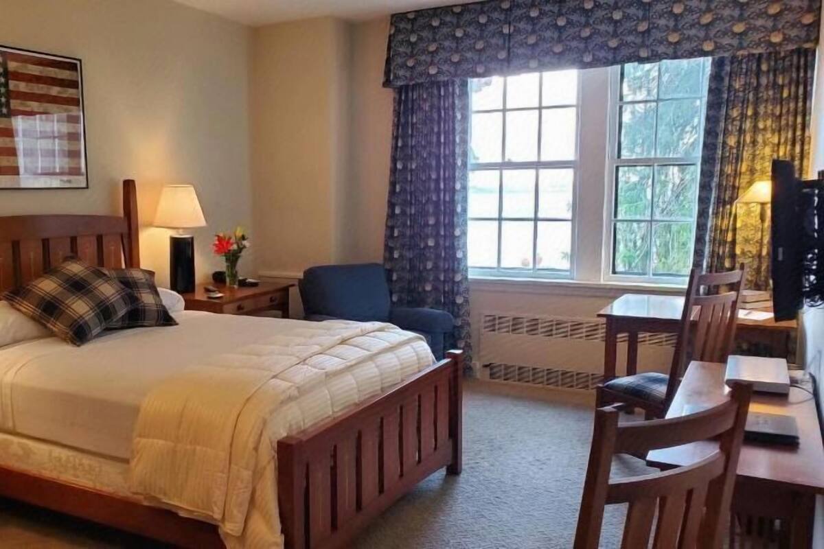 Iron/ironing board, free WiFi, individually furnished, bed sheets