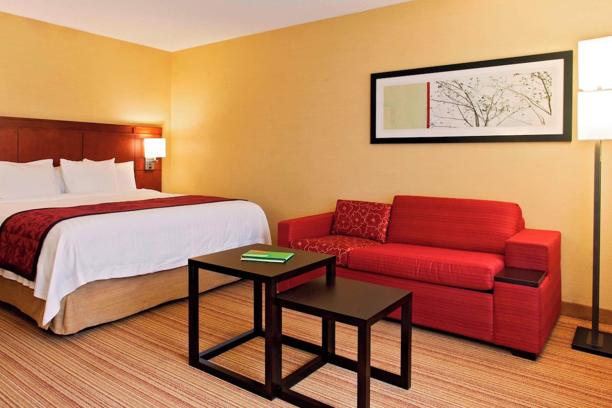 1 bedroom, egyptian cotton sheets, premium bedding, down duvets