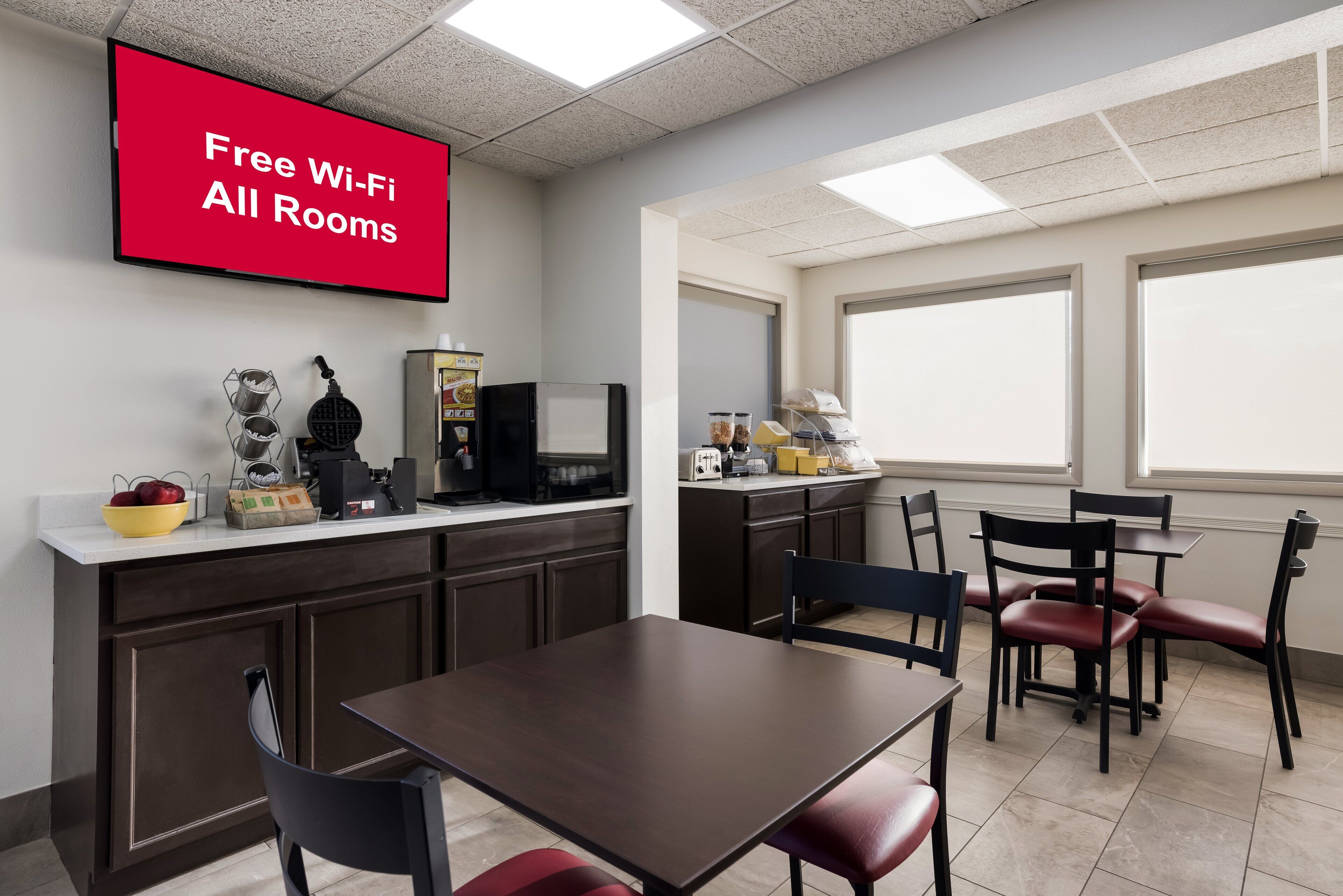 free daily continental breakfast