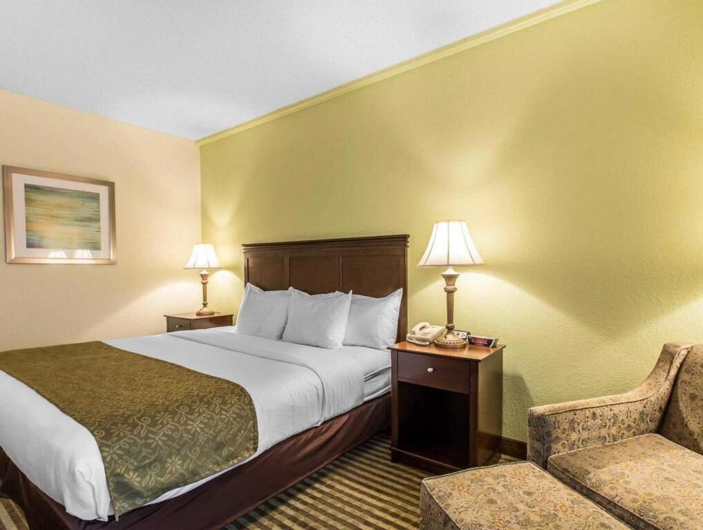 Blackout drapes, iron/ironing board, free WiFi, bed sheets