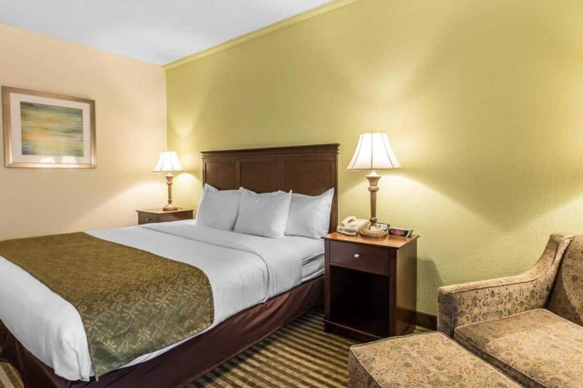Blackout drapes, iron/ironing board, free WiFi, bed sheets
