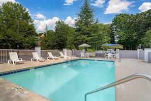 Seasonal outdoor pool, pool umbrellas, sun loungers