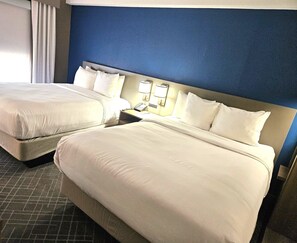 Ropa de cama de alta calidad y escritorio