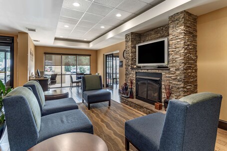 Comfort Inn Biltmore West - Image 1