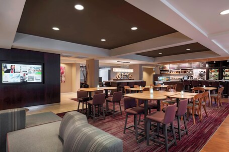 Courtyard by Marriott Asheville - Image 5