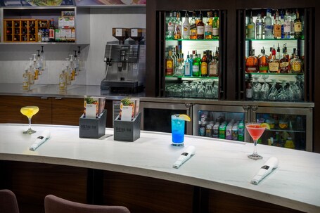 Courtyard by Marriott Asheville - Image 7