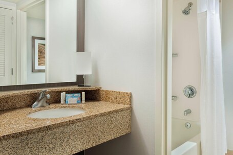 Courtyard by Marriott Asheville - Image 38