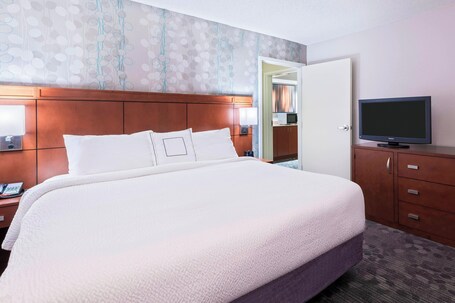 Courtyard by Marriott Asheville - Image 32