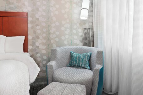 Courtyard by Marriott Asheville - Image 40