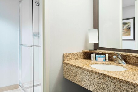 Courtyard by Marriott Asheville - Image 21