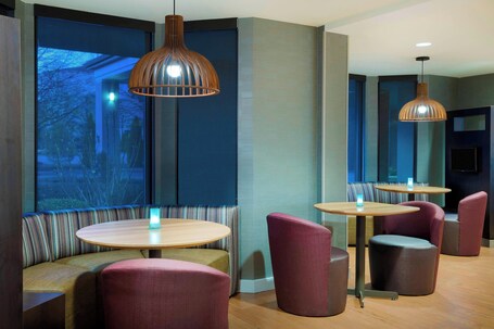Courtyard by Marriott Asheville - Image 13