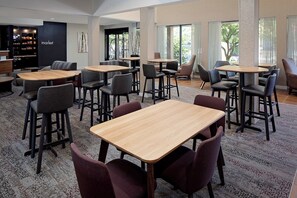 Daily full breakfast for a fee - Courtyard Durham Near Duke University/Downtown (Durham)