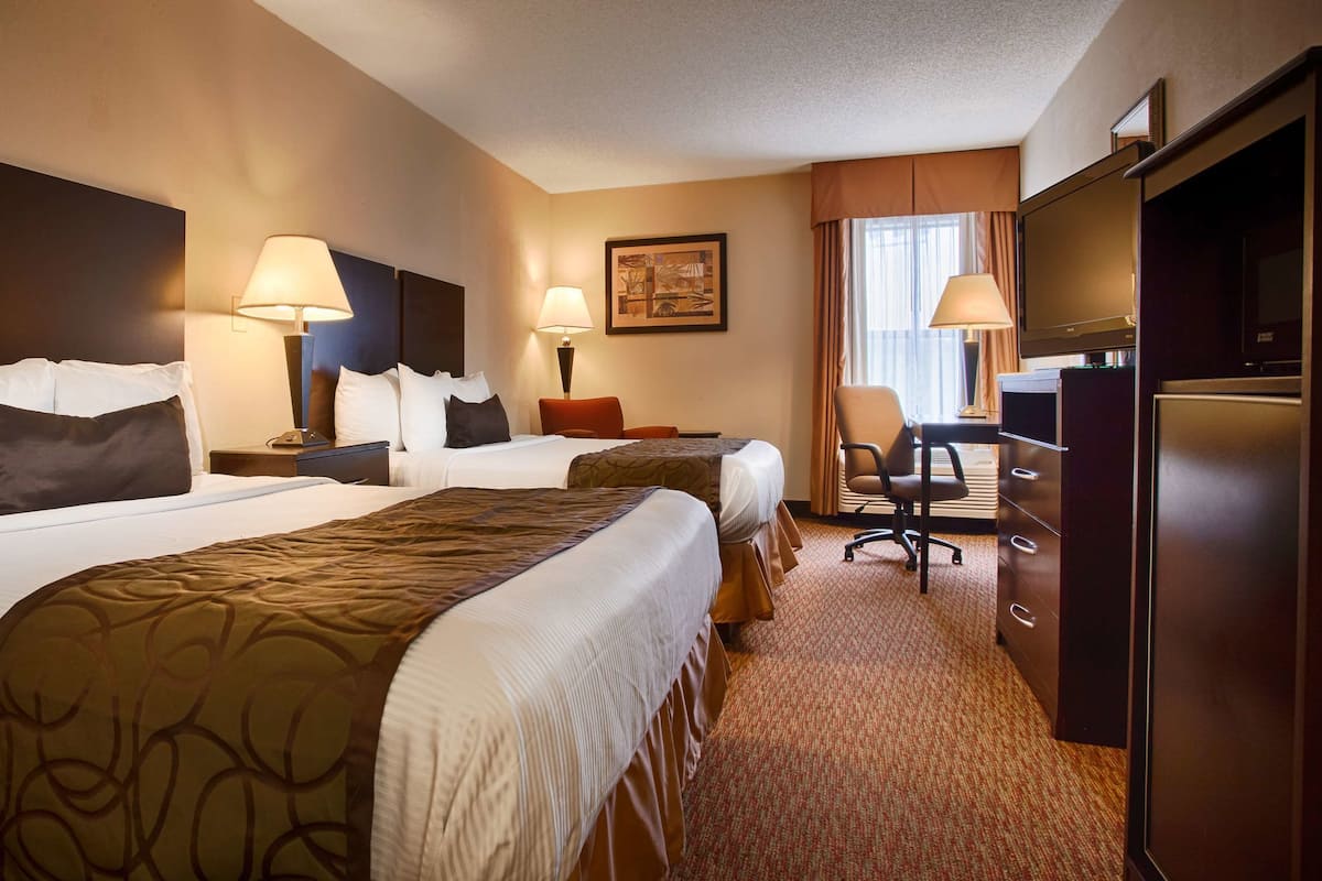In-room safe, desk, laptop workspace, blackout drapes