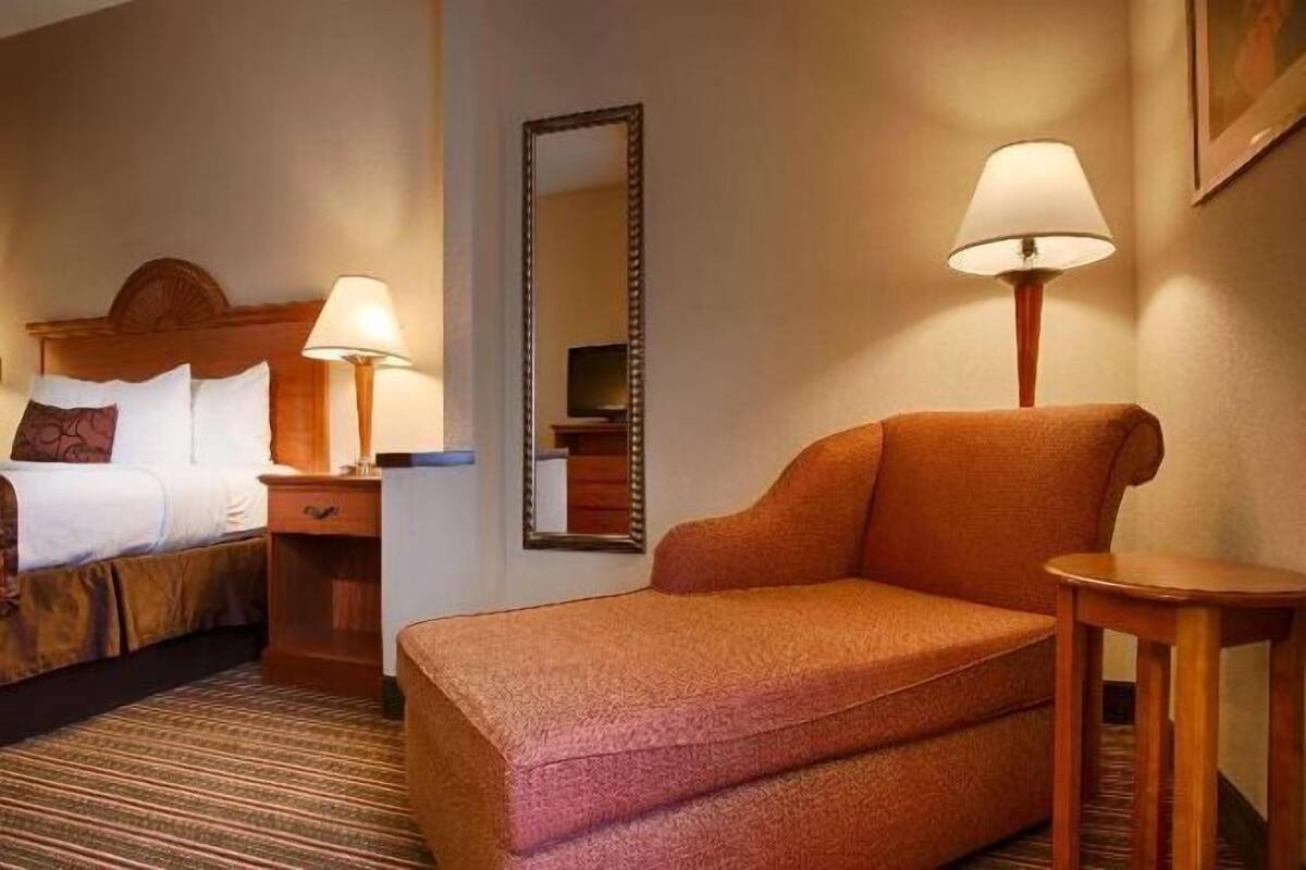 In-room safe, desk, laptop workspace, blackout drapes