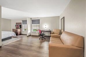 Deluxe Room, 1 King Bed (Smoke Free)