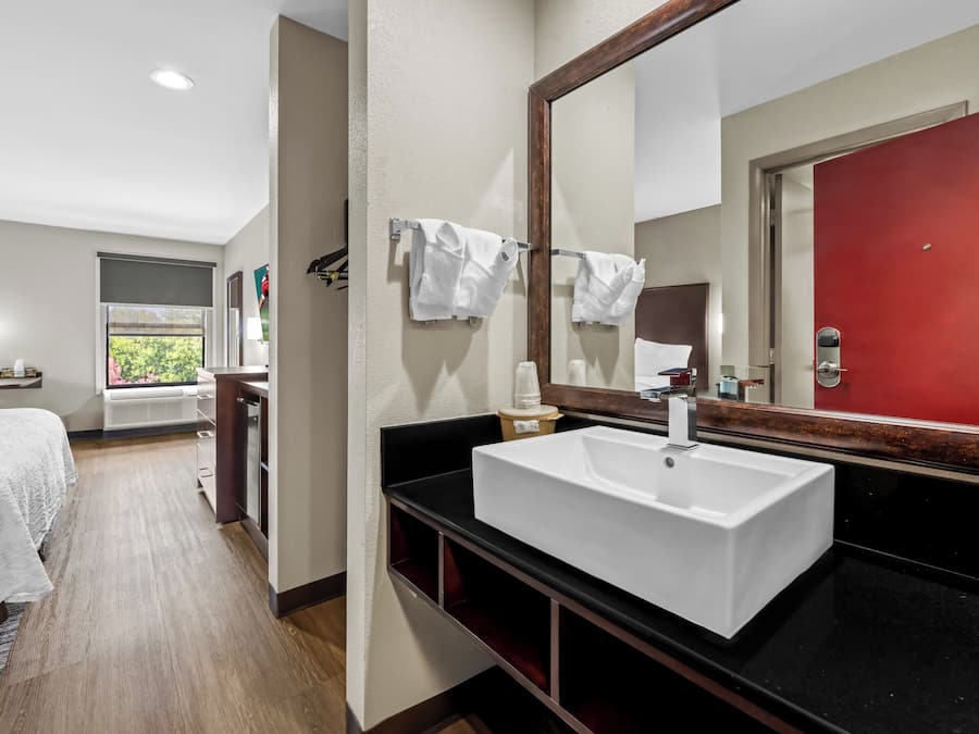 Combined shower/bathtub, hair dryer, towels, soap