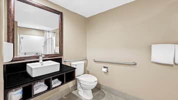 Deluxe Room, 1 King Bed, Accessible (Smoke Free) | Bathroom