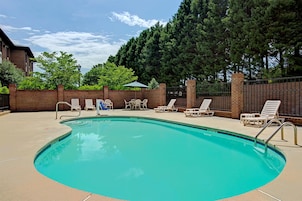 Piscina externa sazonal