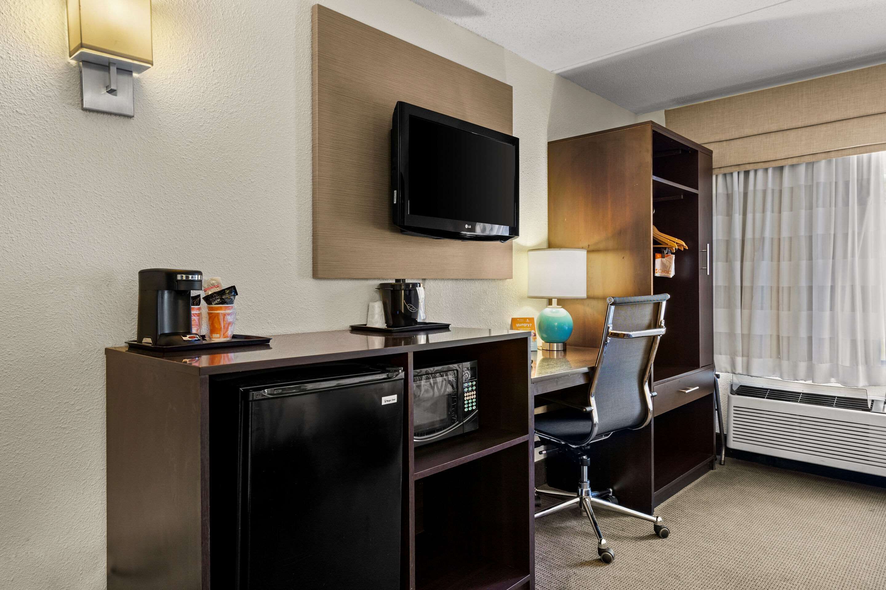 double room, 2 double beds, non smoking | premium bedding, desk, laptop workspace, blackout curtains