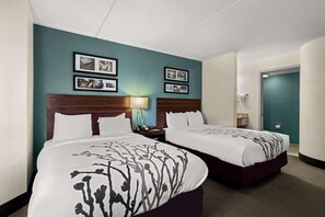 Dobbeltrom, 2 dobbeltsenger, ikke-røyk | Sengetøy av topp kvalitet, skrivebord og skrivebord for bærbar PC