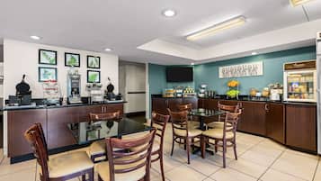 Free daily continental breakfast