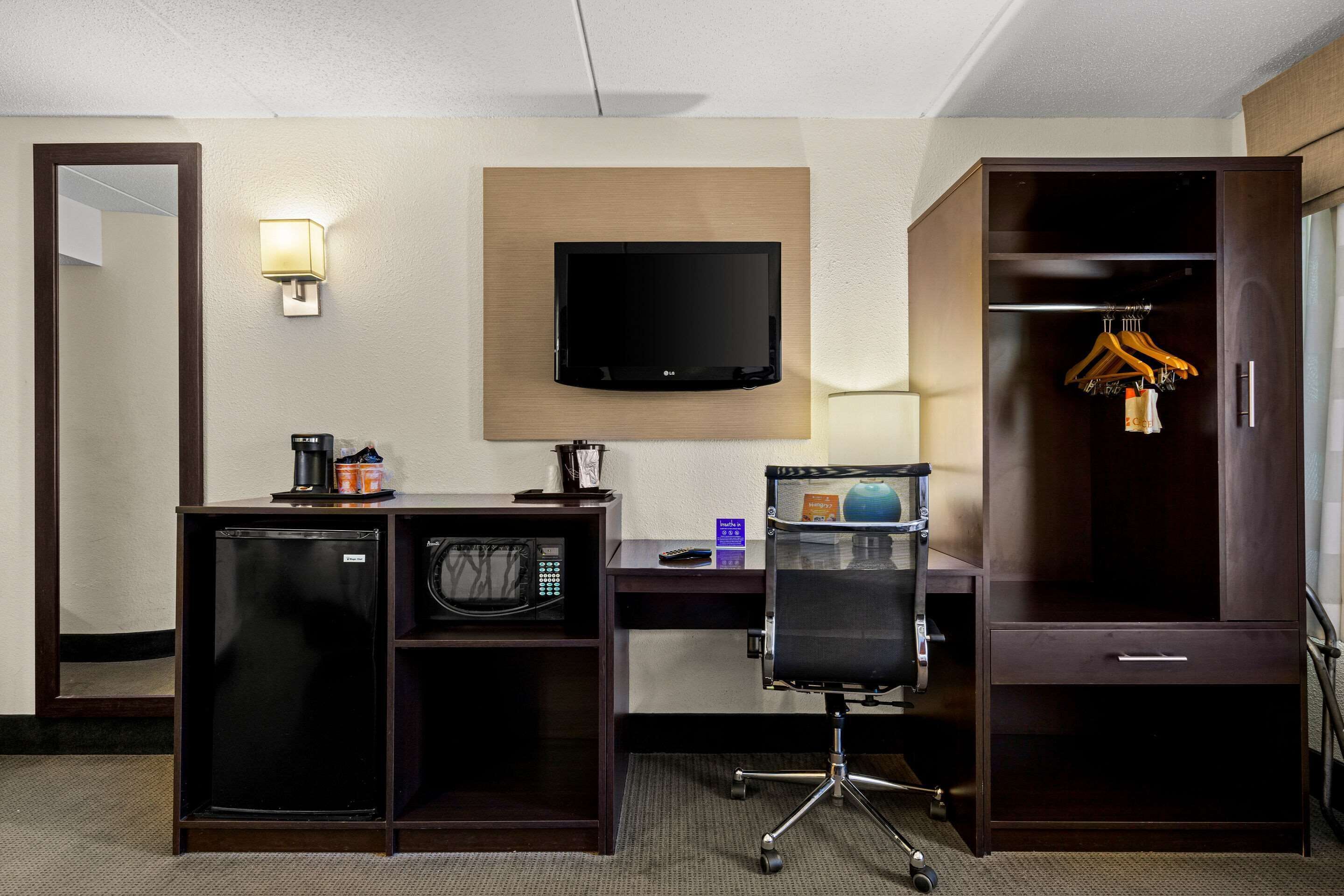 double room, 2 double beds, non smoking | premium bedding, desk, laptop workspace, blackout curtains