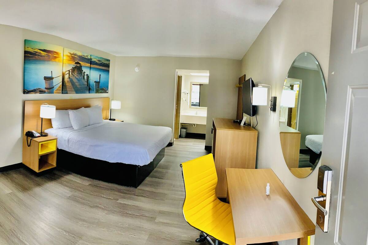 Quarto standard, 1 cama King | Escrivaninha, ferros/tábuas de passar roupa, Wi-Fi de cortesia