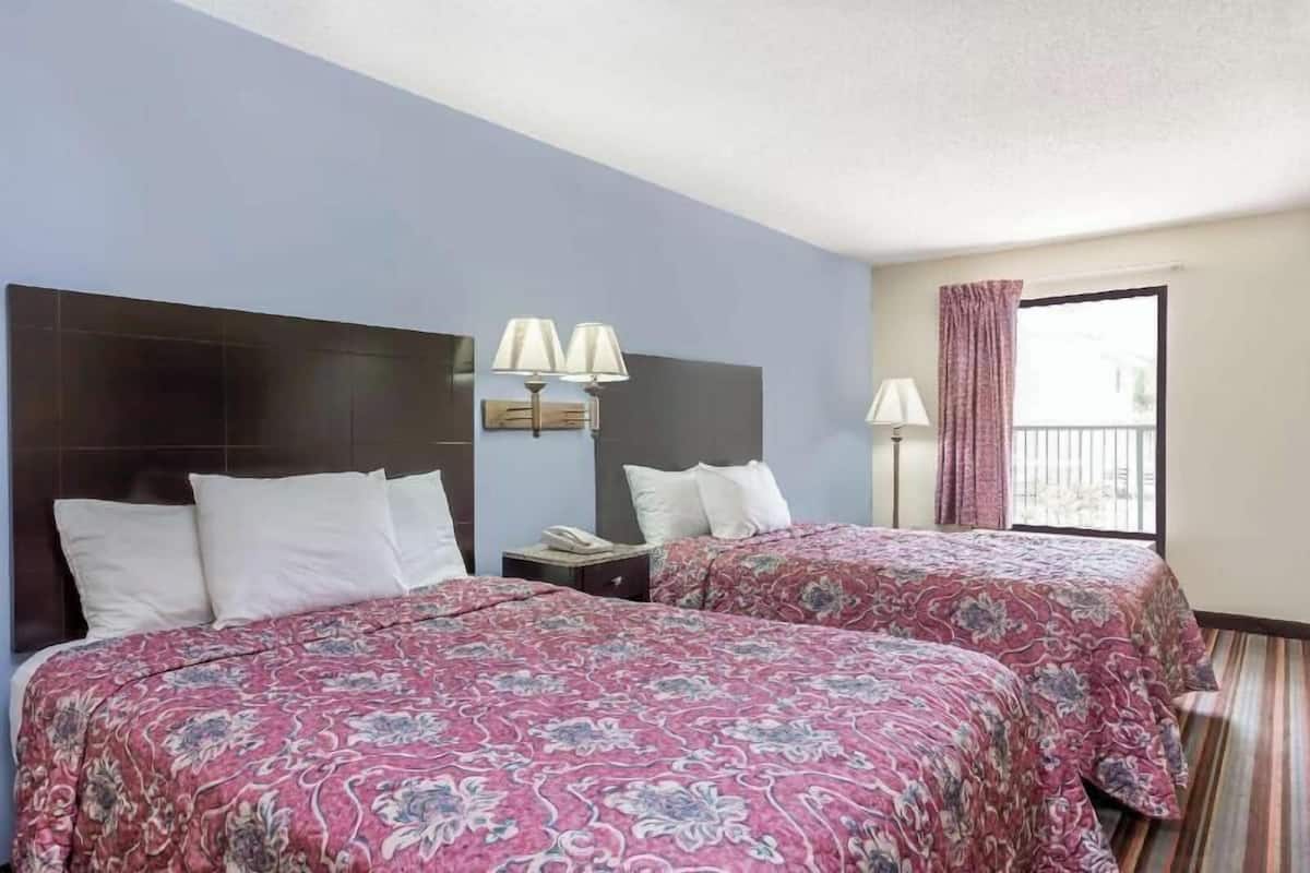 Desk, iron/ironing board, free internet, bed sheets