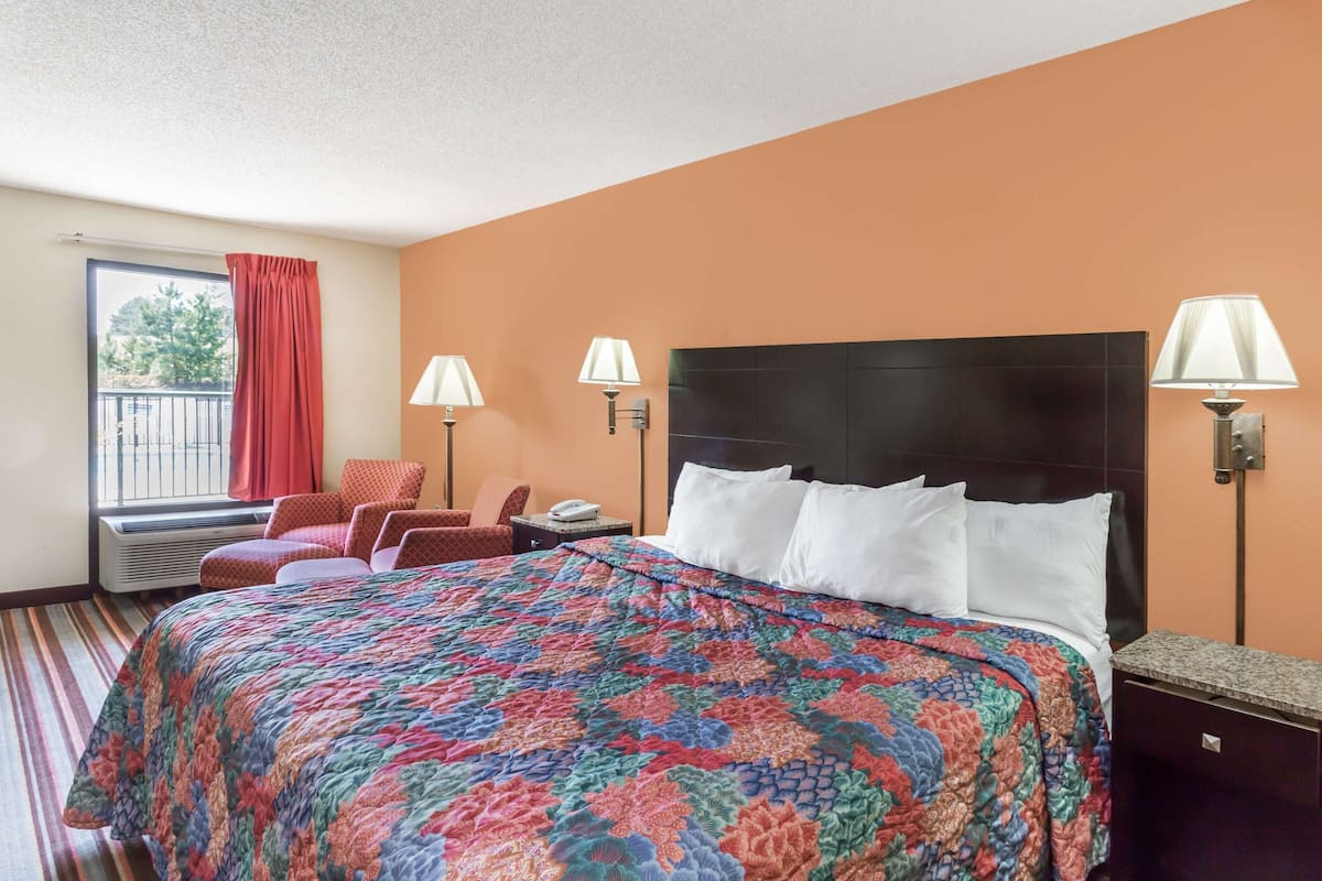 Desk, iron/ironing board, free WiFi, bed sheets