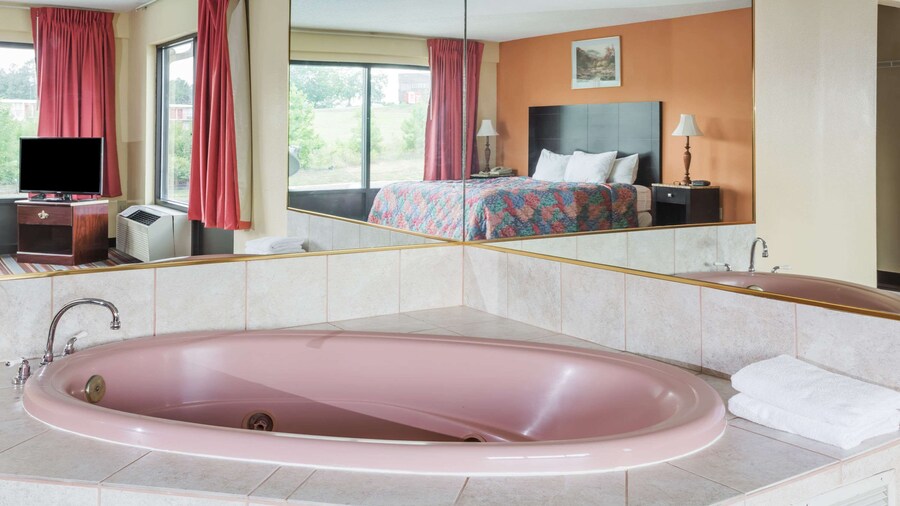 Days Inn by Wyndham Sanford