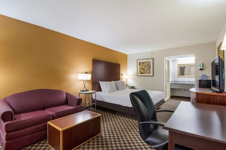 Desk, iron/ironing board, free WiFi, bed sheets. Americas Best Value Inn Wadesboro