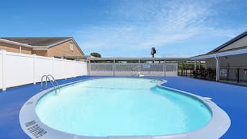 Sæsonbestemt udendørs pool