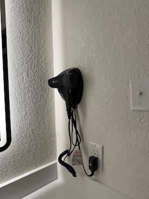 Schreibtisch, Bügeleisen/Bügelbrett, kostenloses WLAN, Bettwäsche