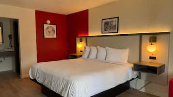 Habitación, 1 cama King size, para no fumadores | Escritorio, tabla de planchar con plancha, wifi gratis y ropa de cama