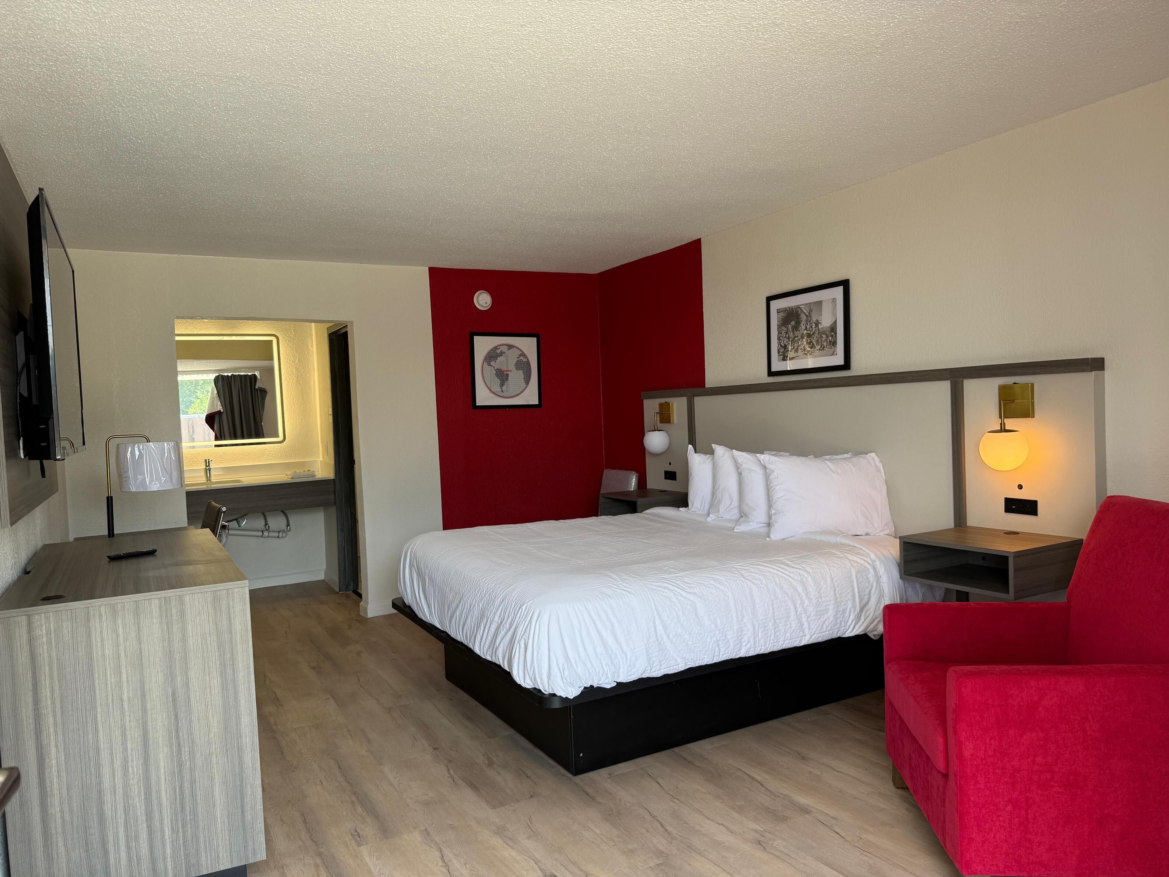 ルーム キングベッド 1 台 禁煙 | デスク、アイロン / アイロン台、WiFi (無料)、ベッドシーツ