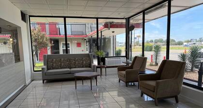 Travelodge by Wyndham Lumberton