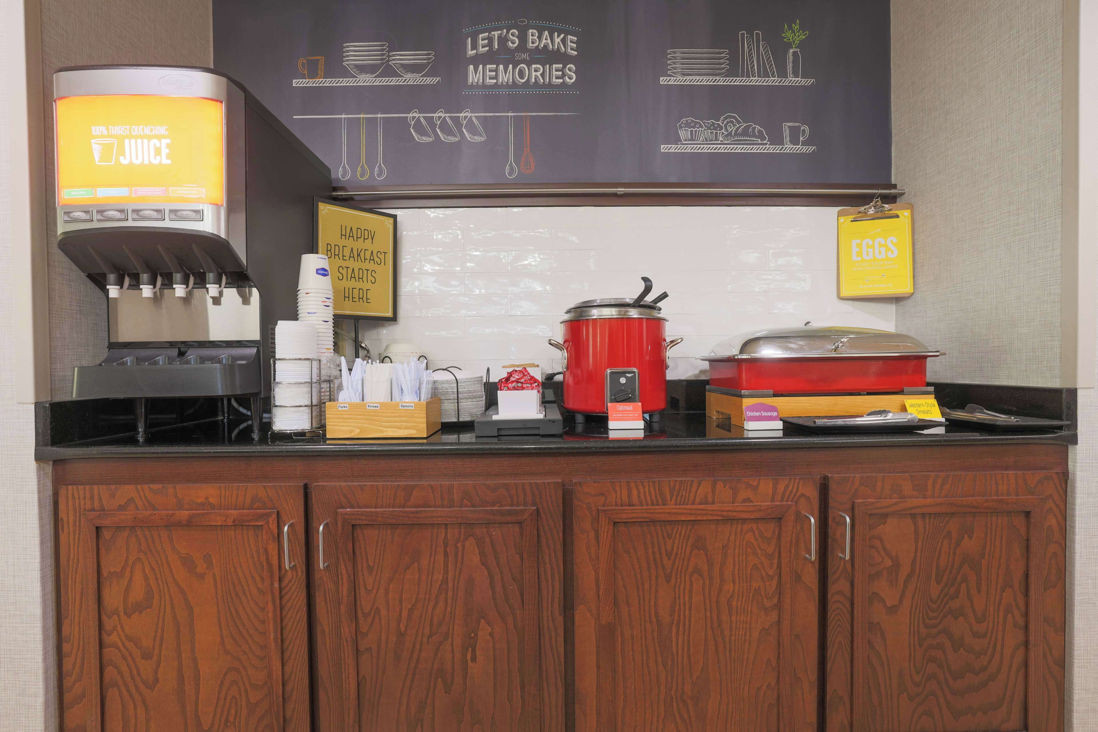 free daily breakfast