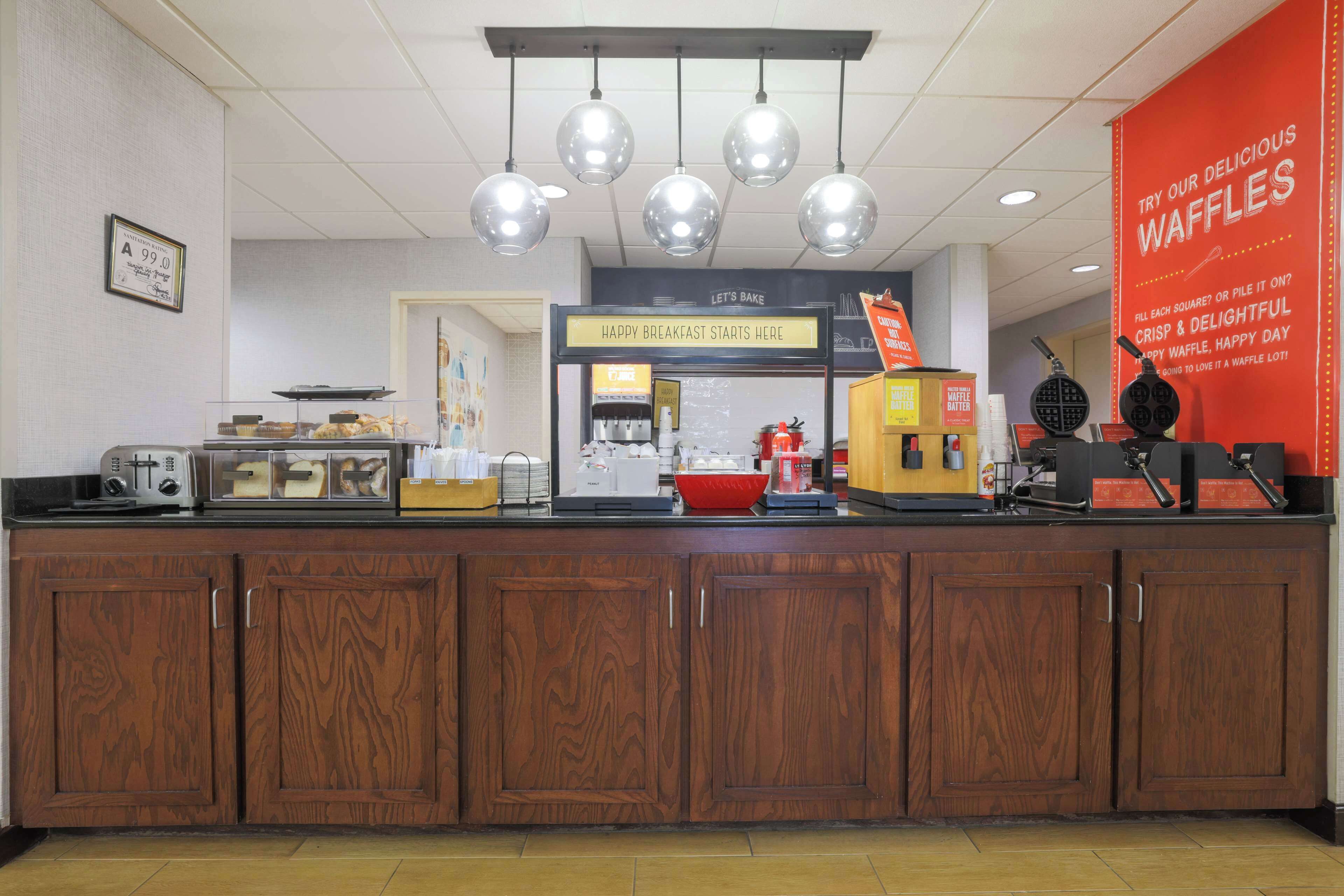 free daily breakfast