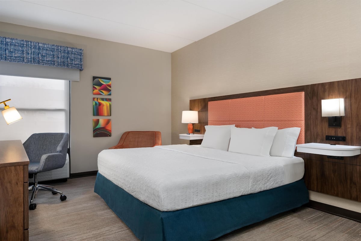 Room, 1 King Bed, Accessible, Non Smoking | Iron/ironing board, free WiFi, bed sheets, alarm clocks