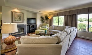 Suite, 1 King Bed with Sofa bed, Non Smoking | Premium bedding, blackout curtains, iron/ironing board, free WiFi - Hampton Inn & Suites Wilmington/Wrightsville Beach (Wilmington)