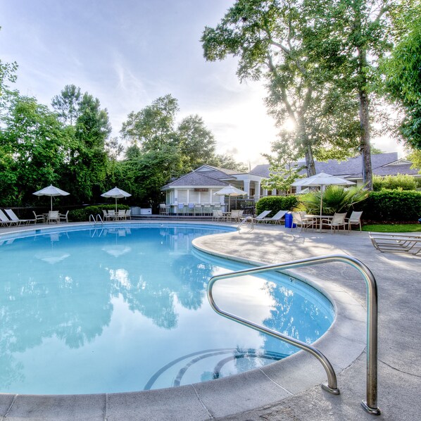 Outdoor pool, open 9:00 AM to 10:00 PM, pool umbrellas, pool loungers