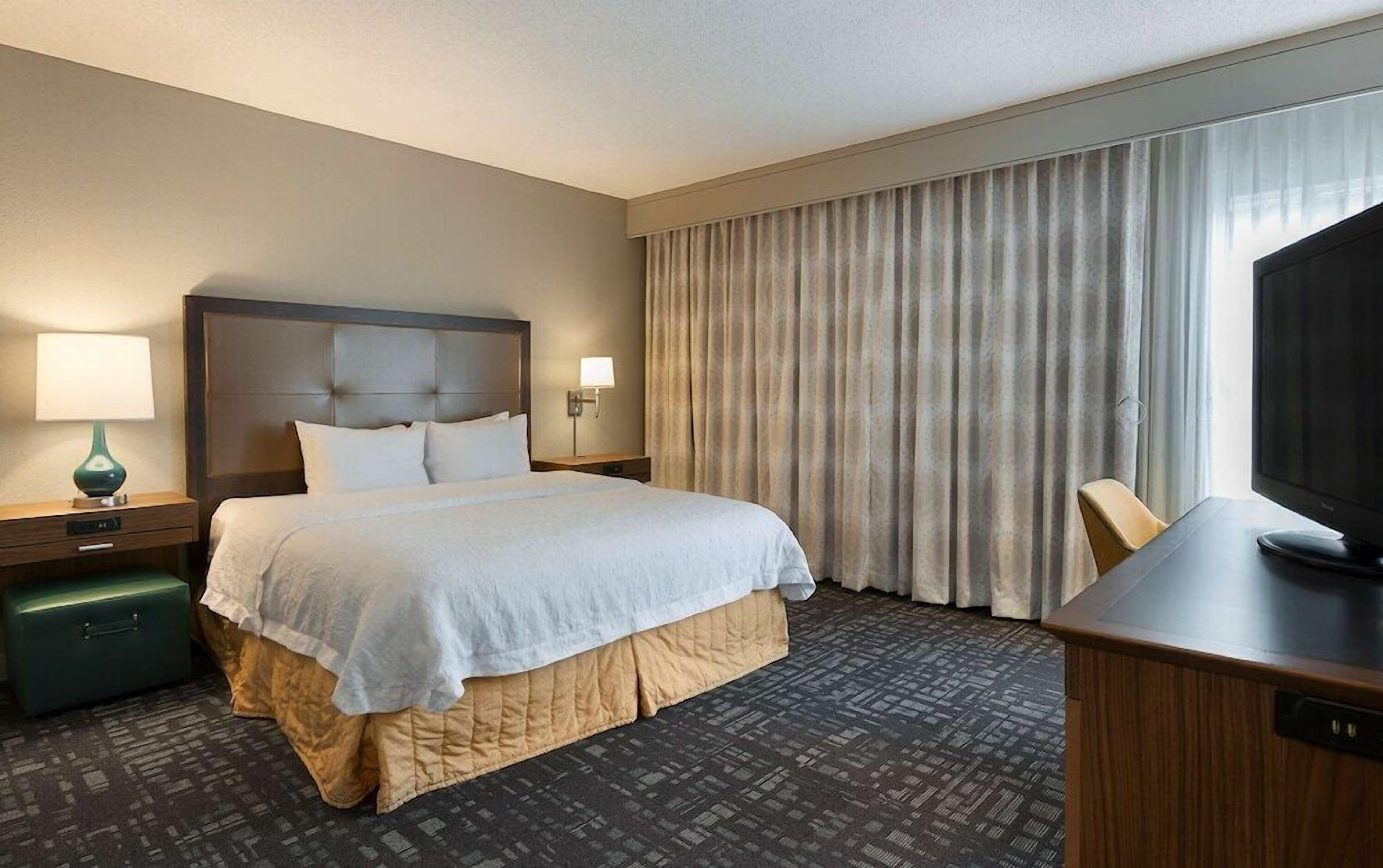 Premium bedding, minibar, desk, laptop workspace