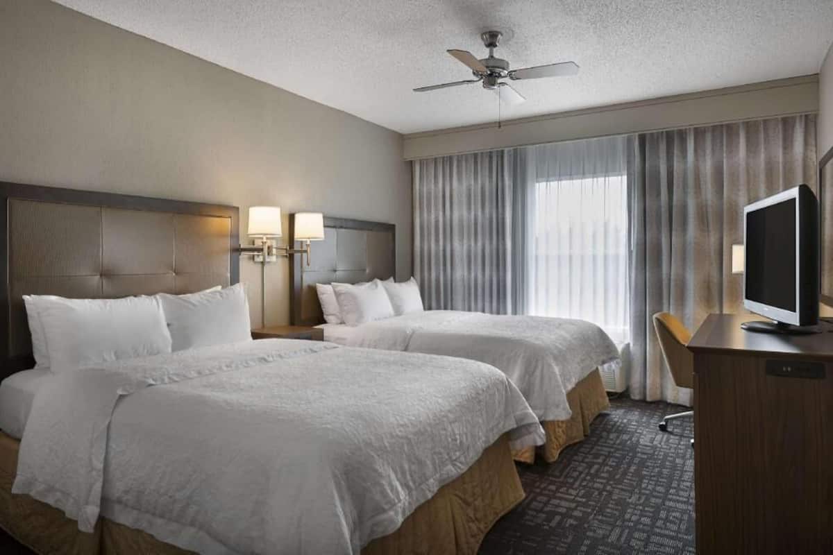 Premium bedding, minibar, desk, laptop workspace