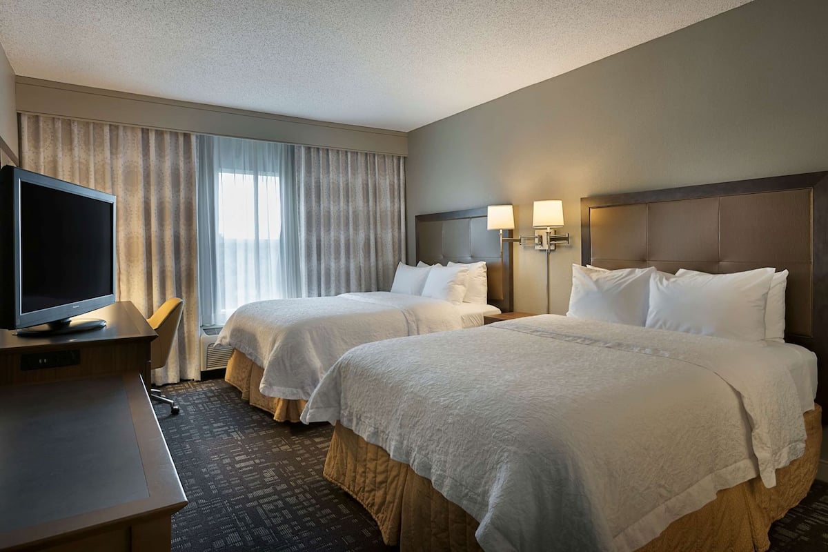 Premium bedding, minibar, desk, laptop workspace