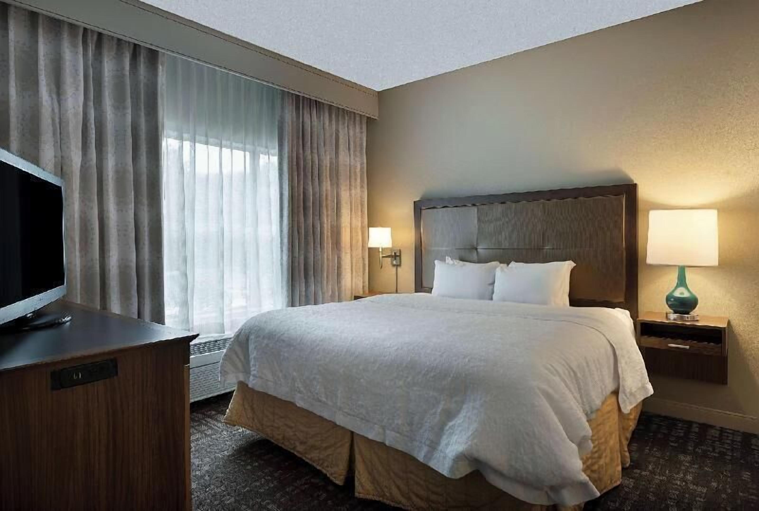 Premium bedding, minibar, desk, laptop workspace